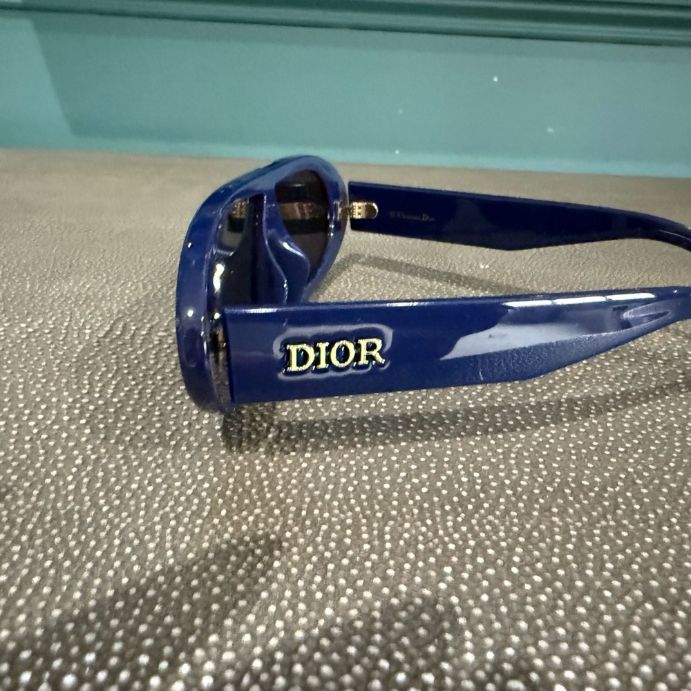 Christian Dior Oblique Sunglasses in Navy Excellent Condition - Picture 6 of 12